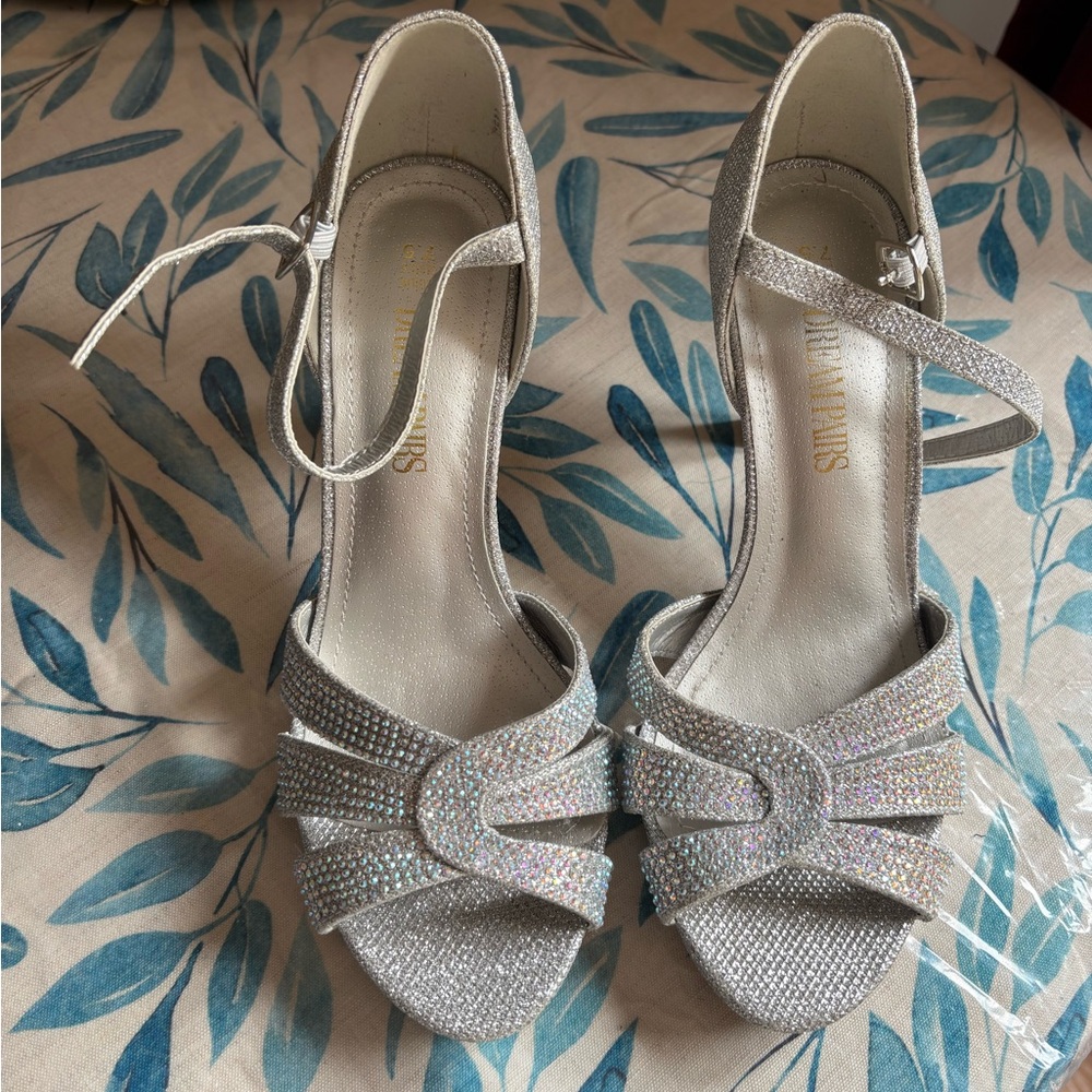 Dream Pairs Glittering Silver Heels